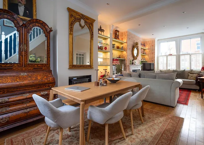 Stylish 2-Bed 2-Bath Home With Garden In Tooting