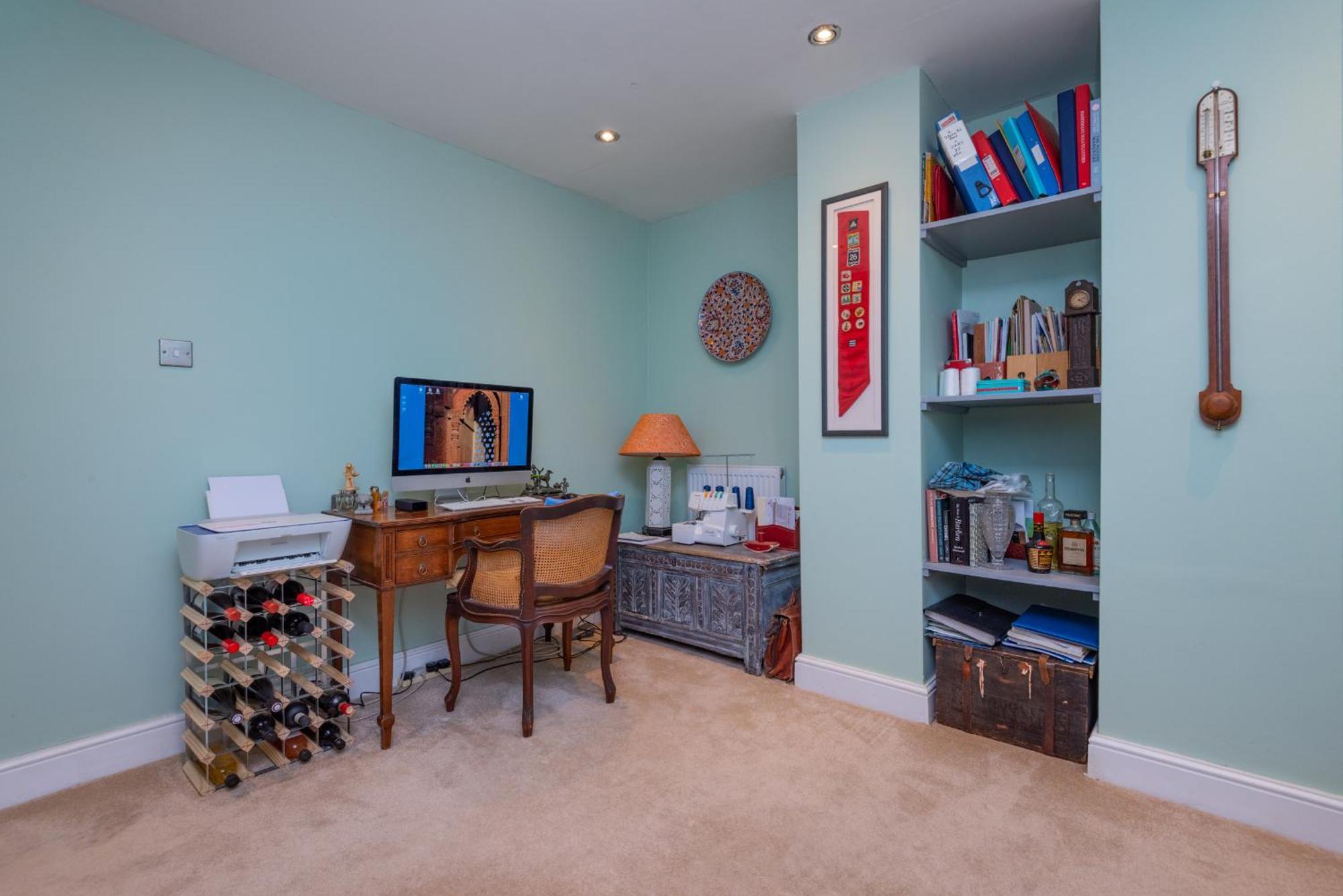 Stylish 2-bed 2-bath With Garden In Tooting *